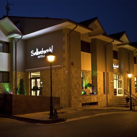 Hotel Salbatoreh Beasain Bagian luar foto