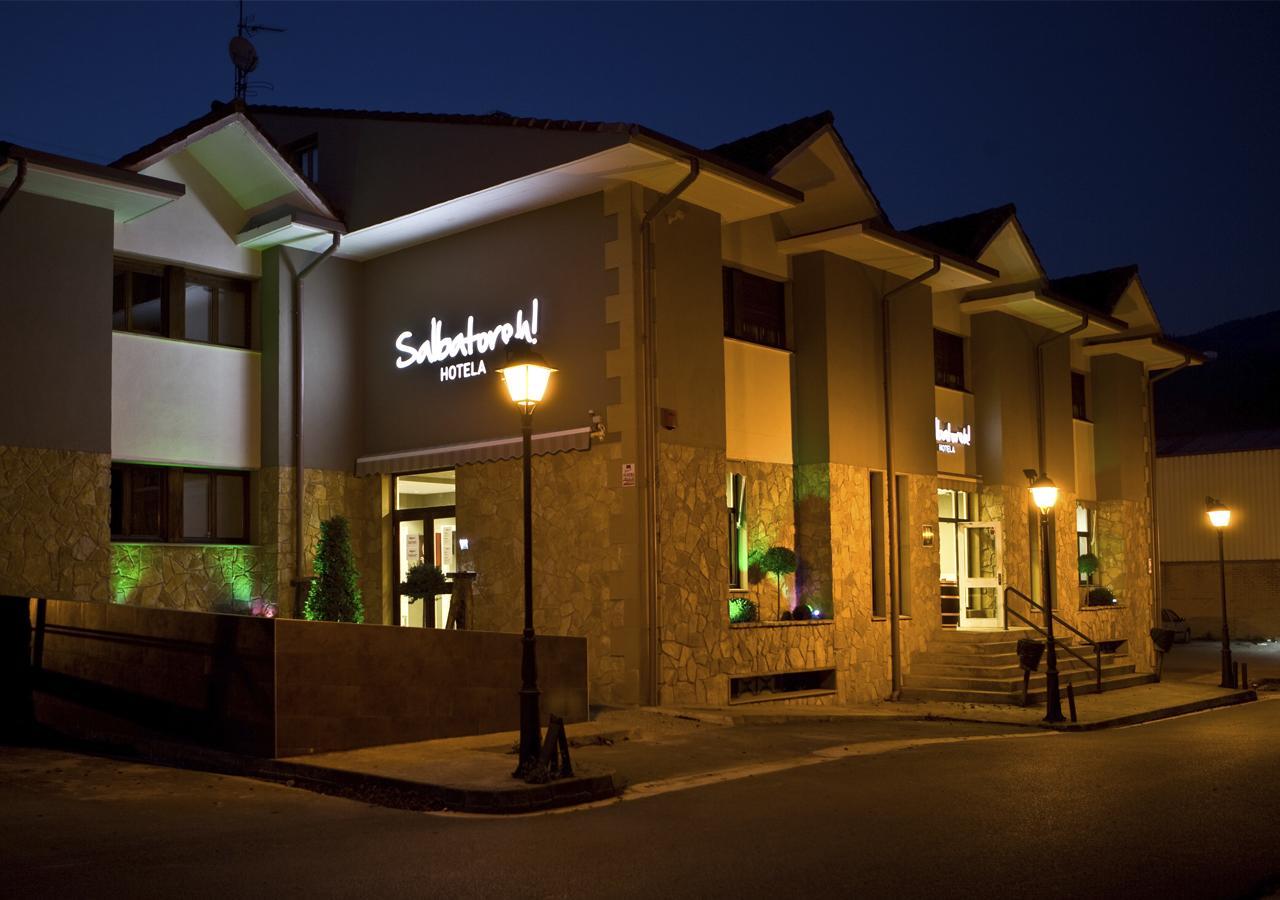 Hotel Salbatoreh Beasain Bagian luar foto
