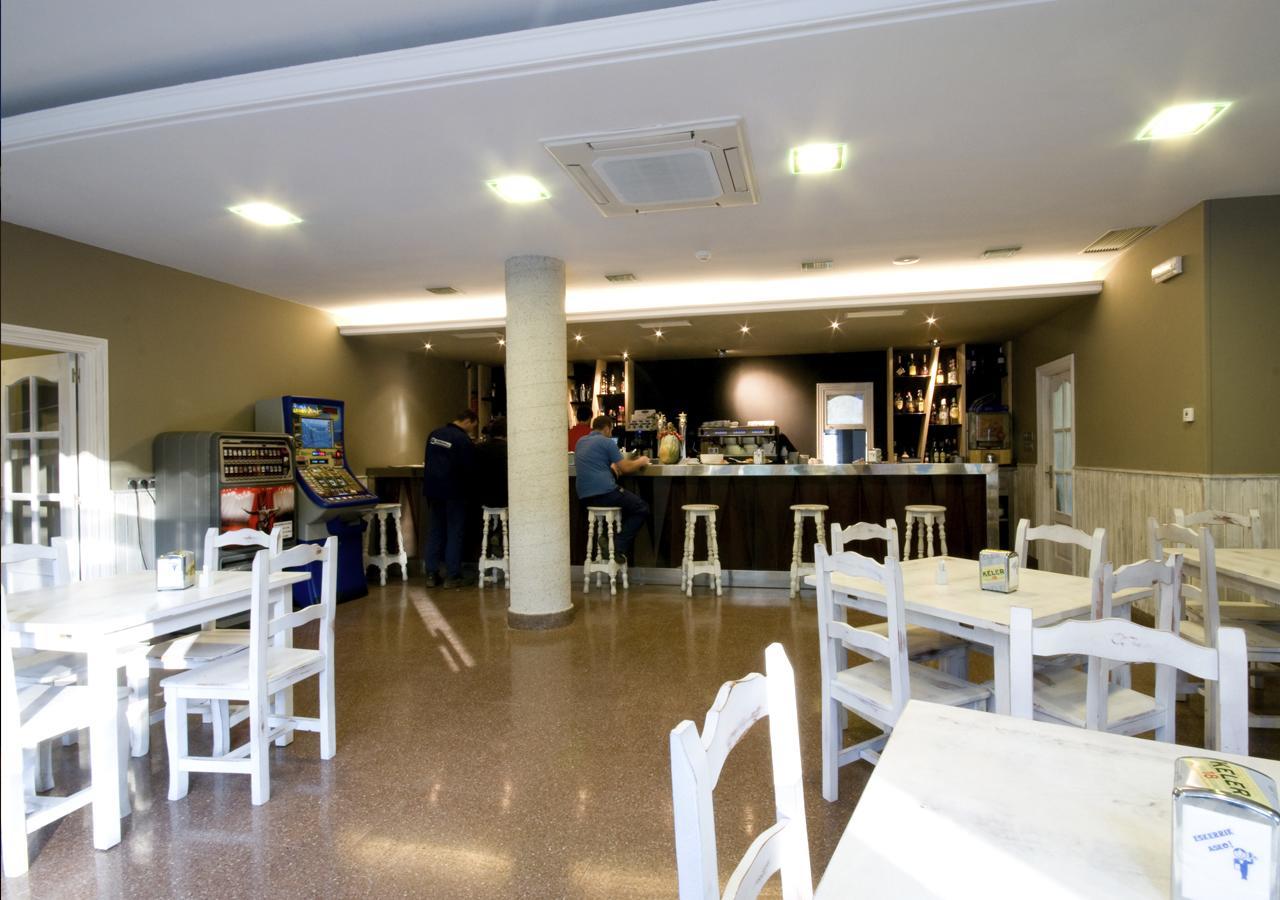 Hotel Salbatoreh Beasain Bagian luar foto